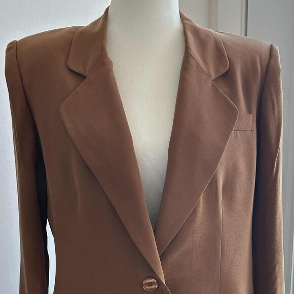 Stephanie Andrews Vintage Camel Pure Silk Blazer with Notched Lapel – US 12P - Picture 3 of 13